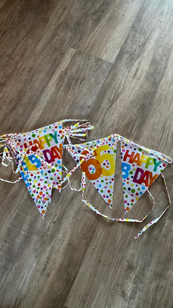 Vlaggetjes 65 jaar, Ophalen, Gebruikt, Versiering, Verjaardag