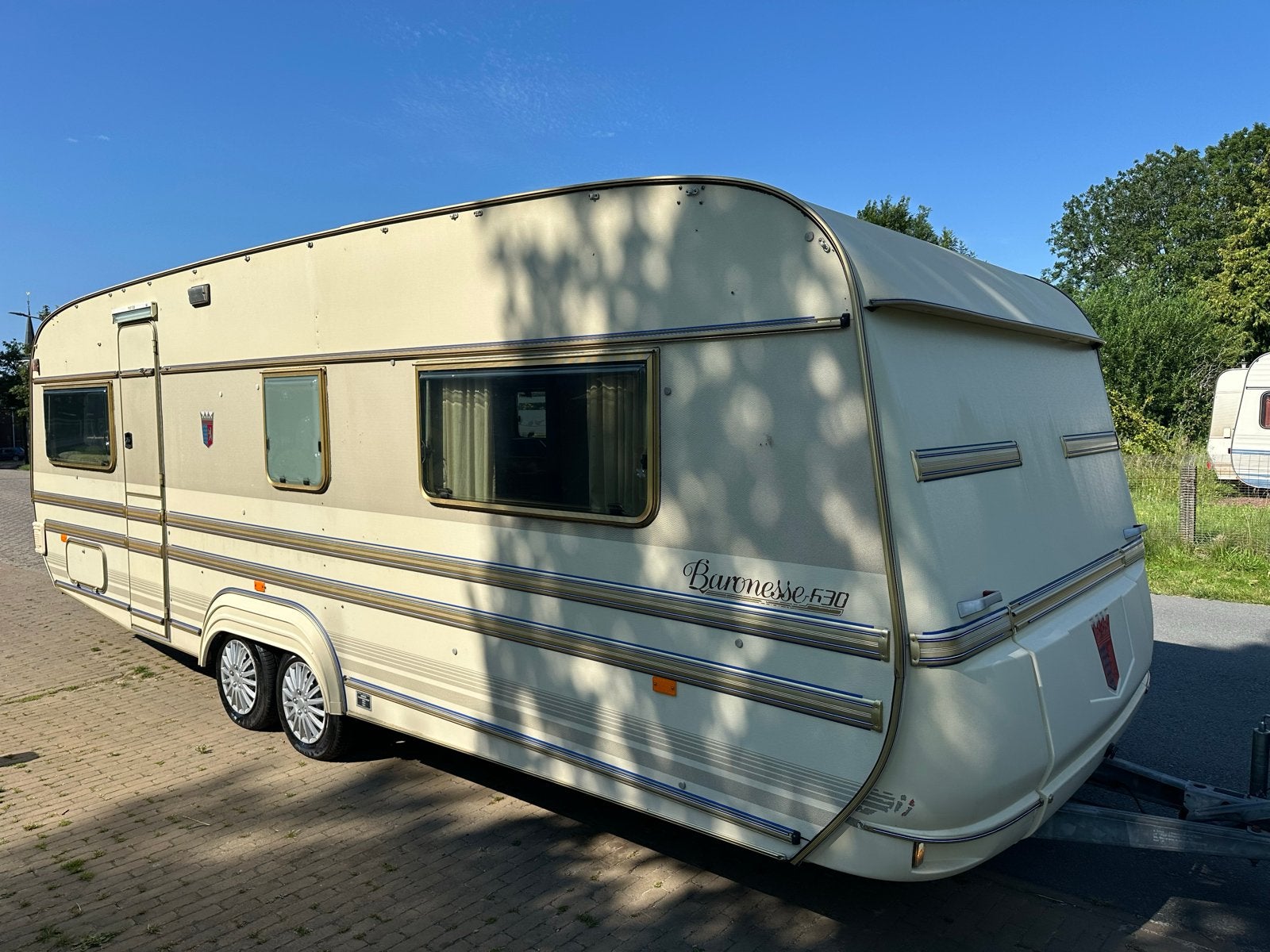Kolossale Tabbert Baronesse 630 - Ruim en comfortabel!, Caravans en Kamperen, Caravans, Vast bed, Rondzit, Tabbert, Bedrijf