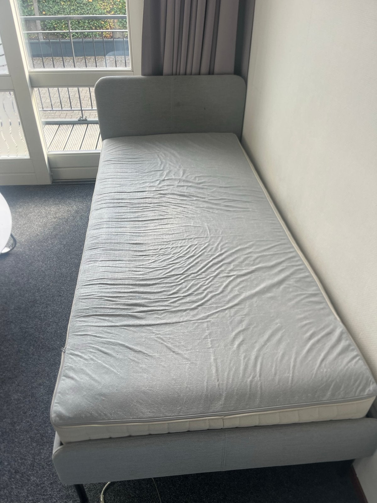 eenpersoonsbed met matras, Ophalen, 90 cm, Eenpersoons, Zo goed als nieuw