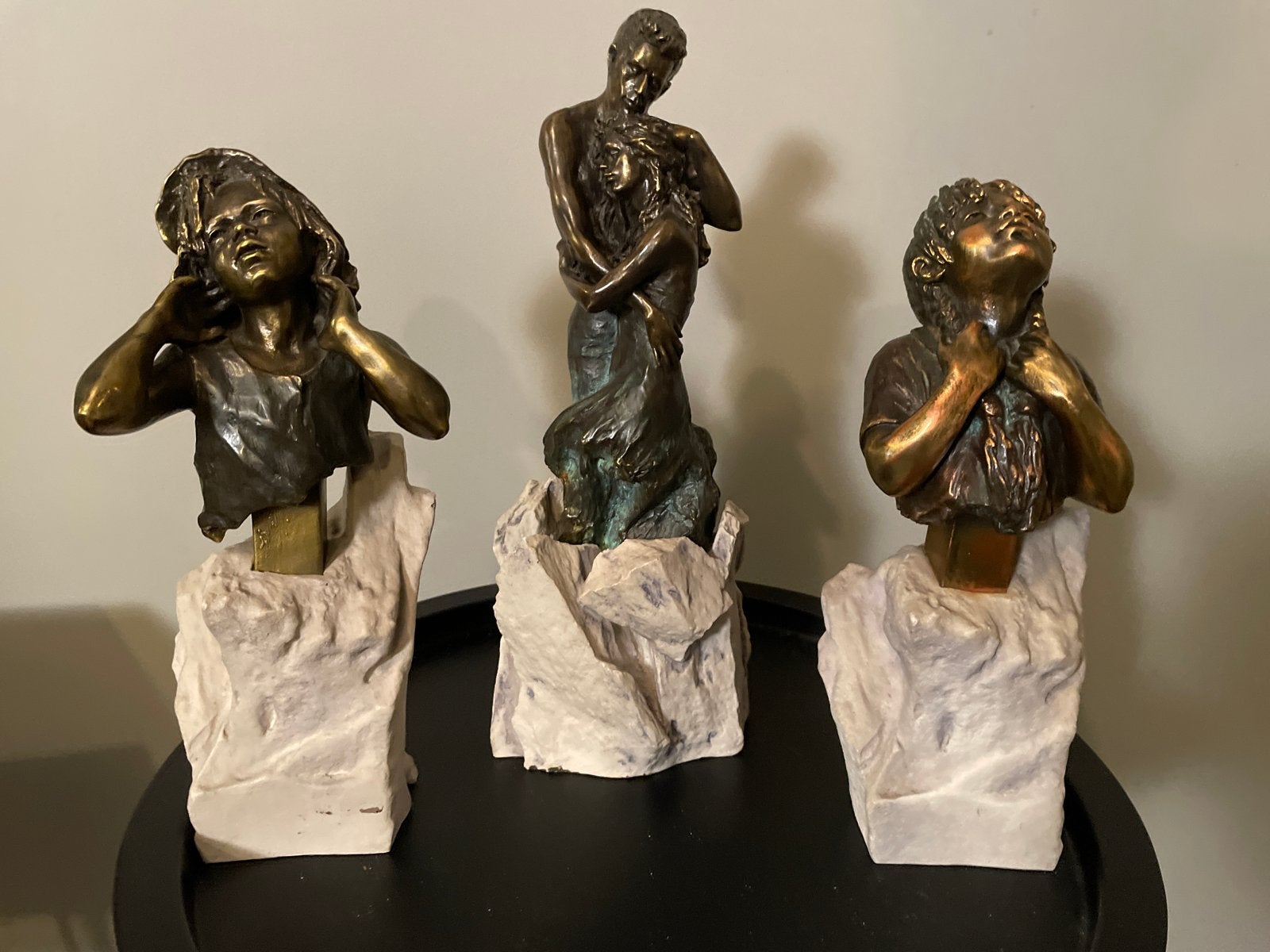 Bronzen beelden op granieten statief - 3 stuks, Ophalen, Brons, 20 - 50 cm, Op sokkel
