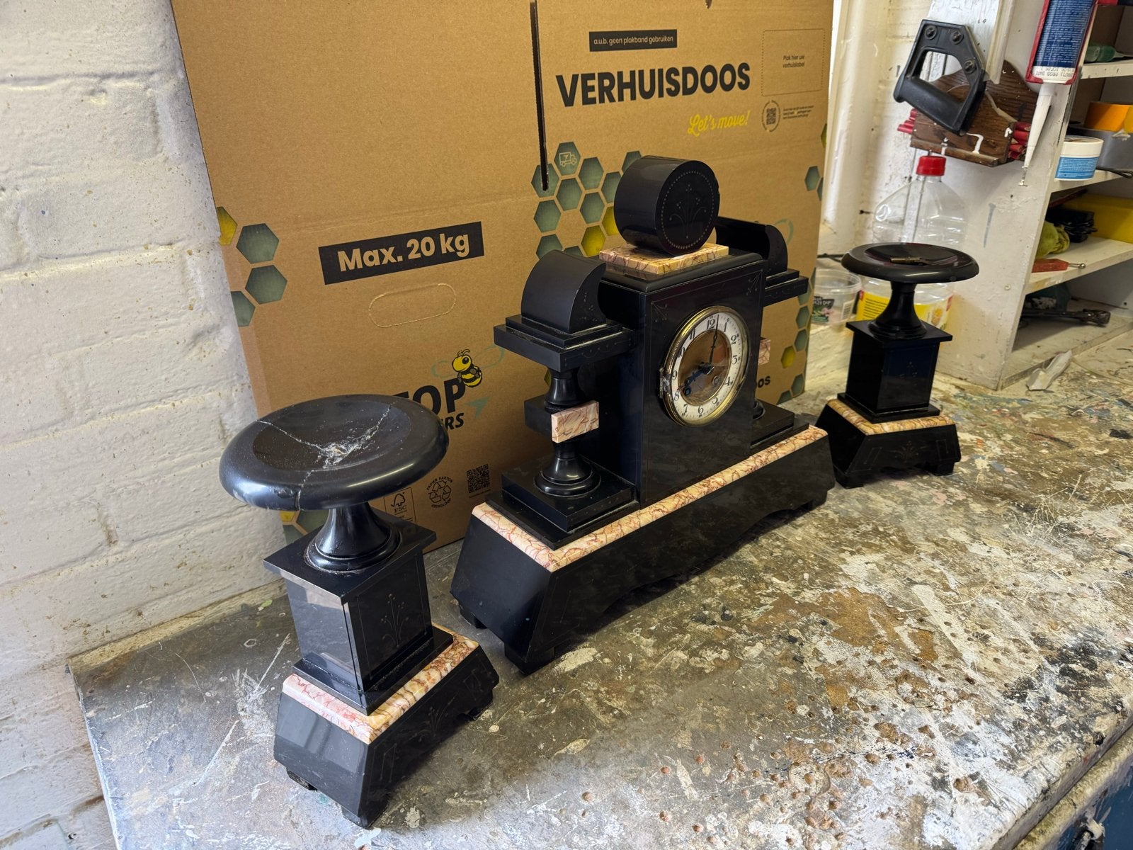 Antieke marmeren pendule met twee vazen, Ophalen of Verzenden
