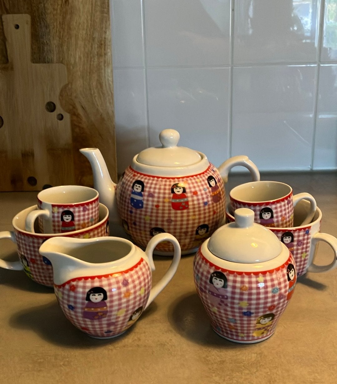 Servies met Japanse poppetjes, Overige typen, Ophalen of Verzenden, Zo goed als nieuw, Overige stijlen