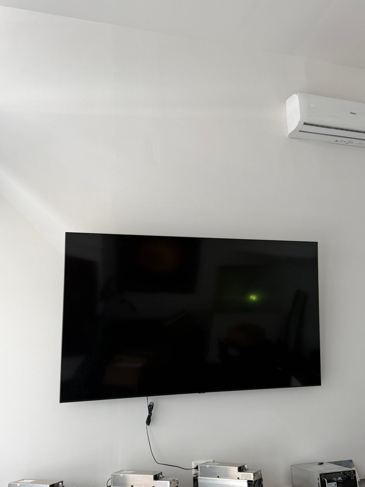 Gloednieuwe TV, 50 Hz, Zo goed als nieuw, 100 cm of meer, Ophalen