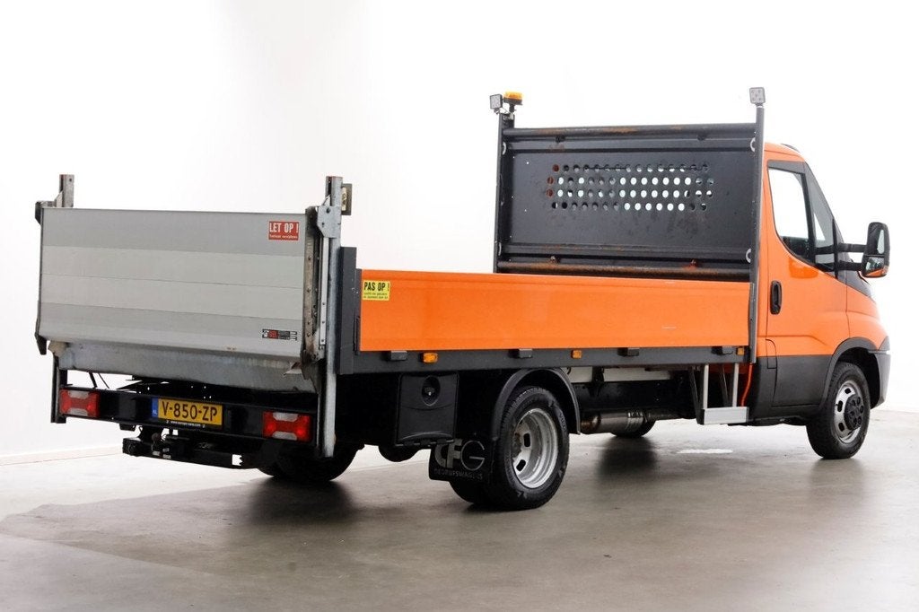 Iveco Daily 35C14 136pk Open Laadbak met laadklep en trekhaa, Automaat, Gebruikt, Euro 6, Iveco