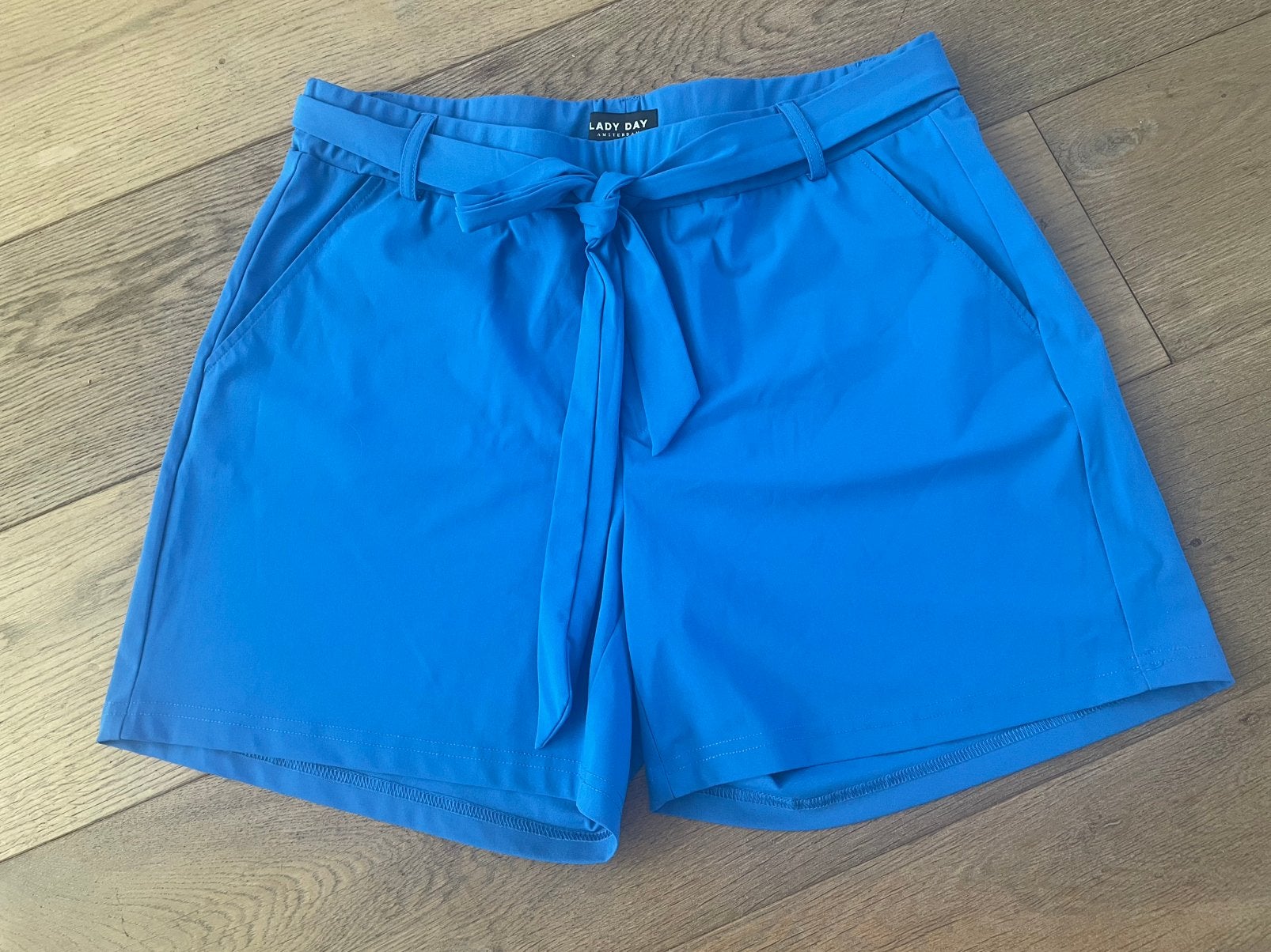 Lady Day short mt L, Kleding | Dames, Kort, Blauw, Maat 42/44 (L), Ophalen of Verzenden