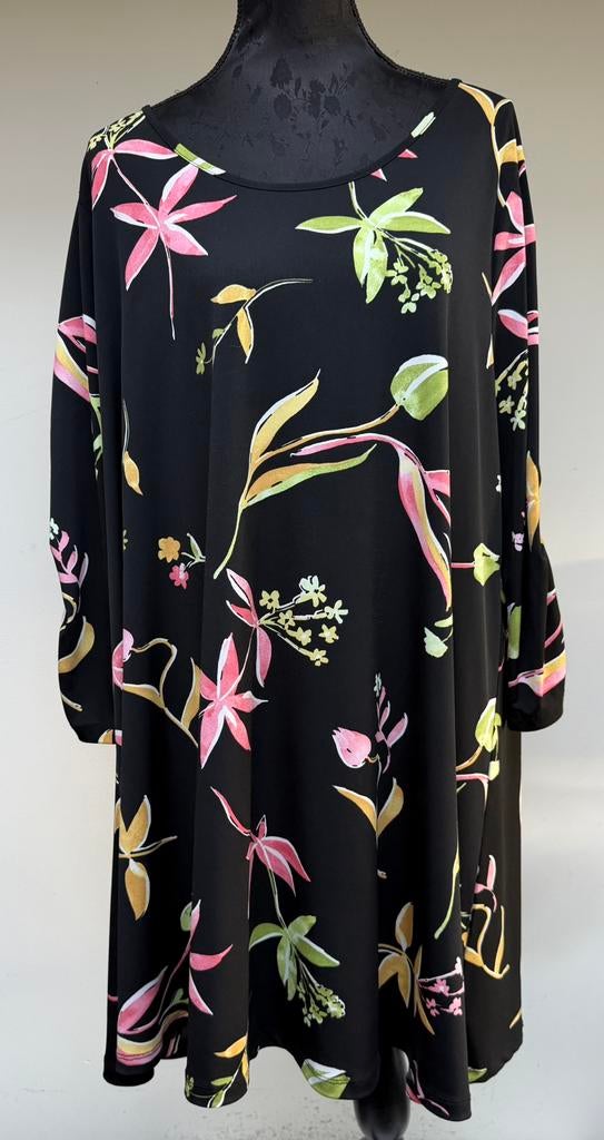 Supermooie zwarte tuniek/jurk bloemen YOEK XXL 54/56, Kleding | Dames, Grote Maten, Ophalen of Verzenden, Zo goed als nieuw, Zwart
