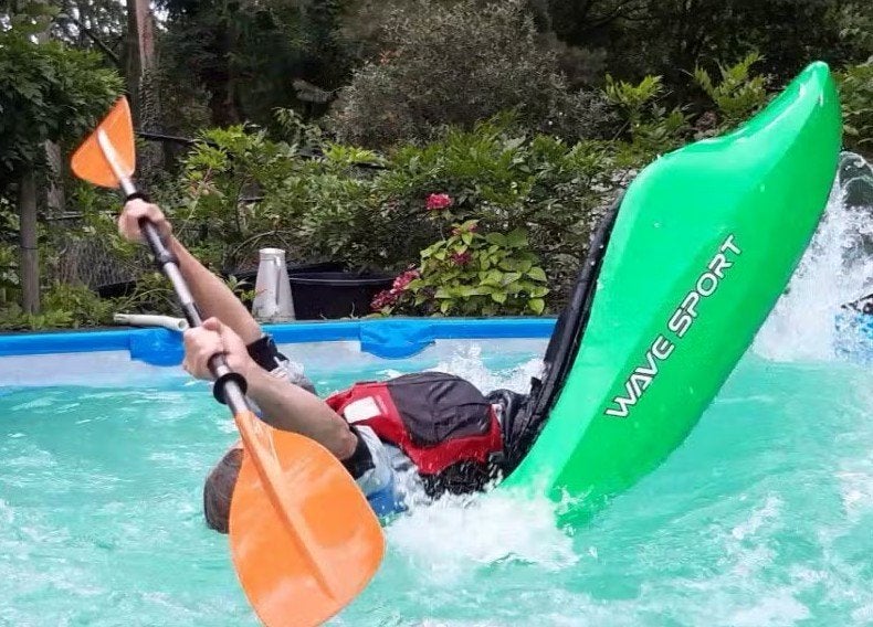 Free style en wild water kayak Wave Sport Mobius 57, Ophalen, Zo goed als nieuw, 1-persoons