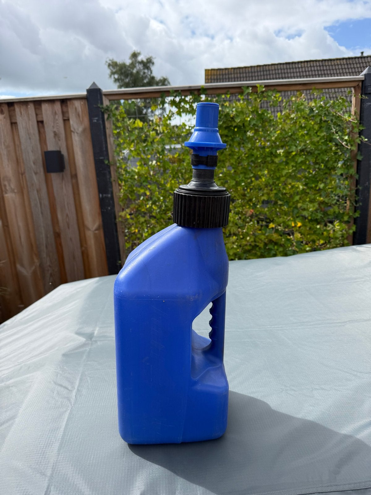 Blauwe sneltank jerrycan  10 liter motor, Motoren, Ophalen of Verzenden