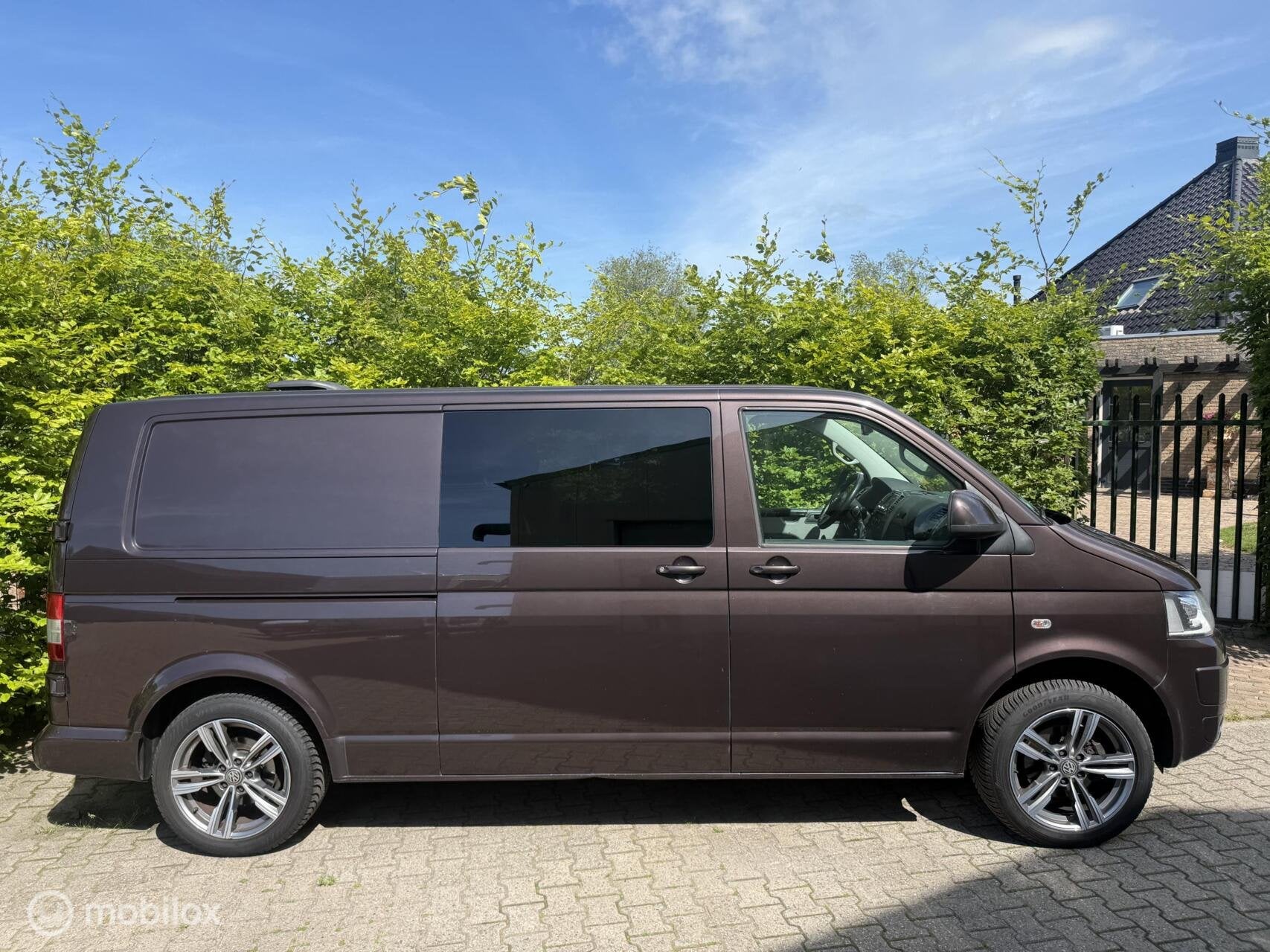 Volkswagen Transporter 2.0 TDI L2H1 DC Highline rolstoelverv, Euro 5, Gebruikt, 4 cilinders, Bruin