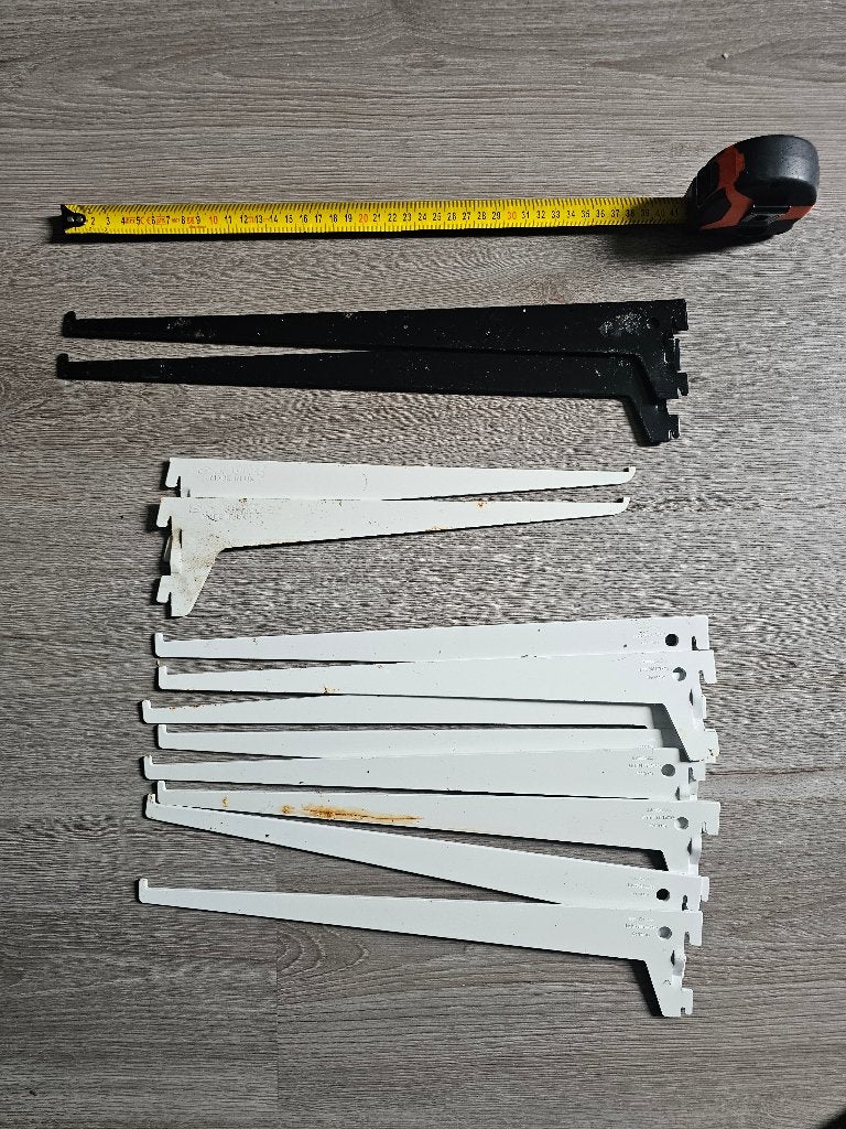 ​Set van 14 plankdragers / wandrails dragers (wit & zwart), Ophalen of Verzenden, Gebruikt, 250 mm of meer, Overige typen