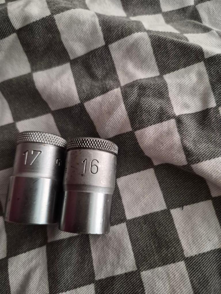 Gedore doppen 16 en 17 mm, Ophalen of Verzenden, Gebruikt