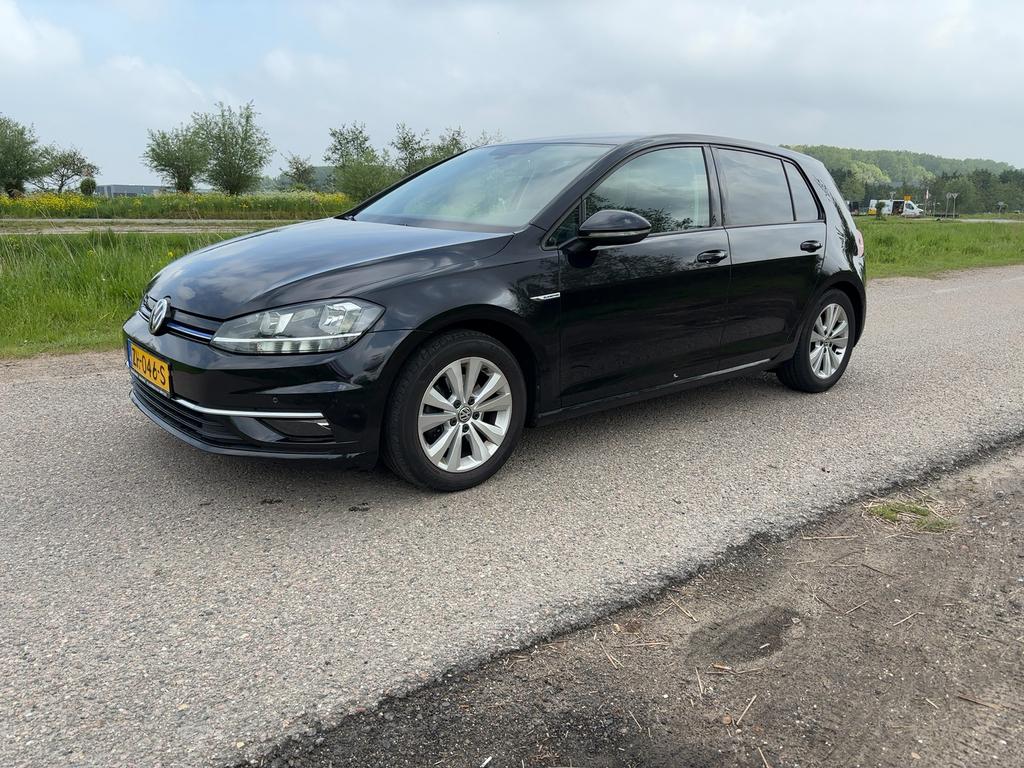 Volkswagen Golf 7.5 | 1.5 TSI | 2019 | Automaat NAP, 1498 cc, 4 cilinders, Alcantara, Zwart