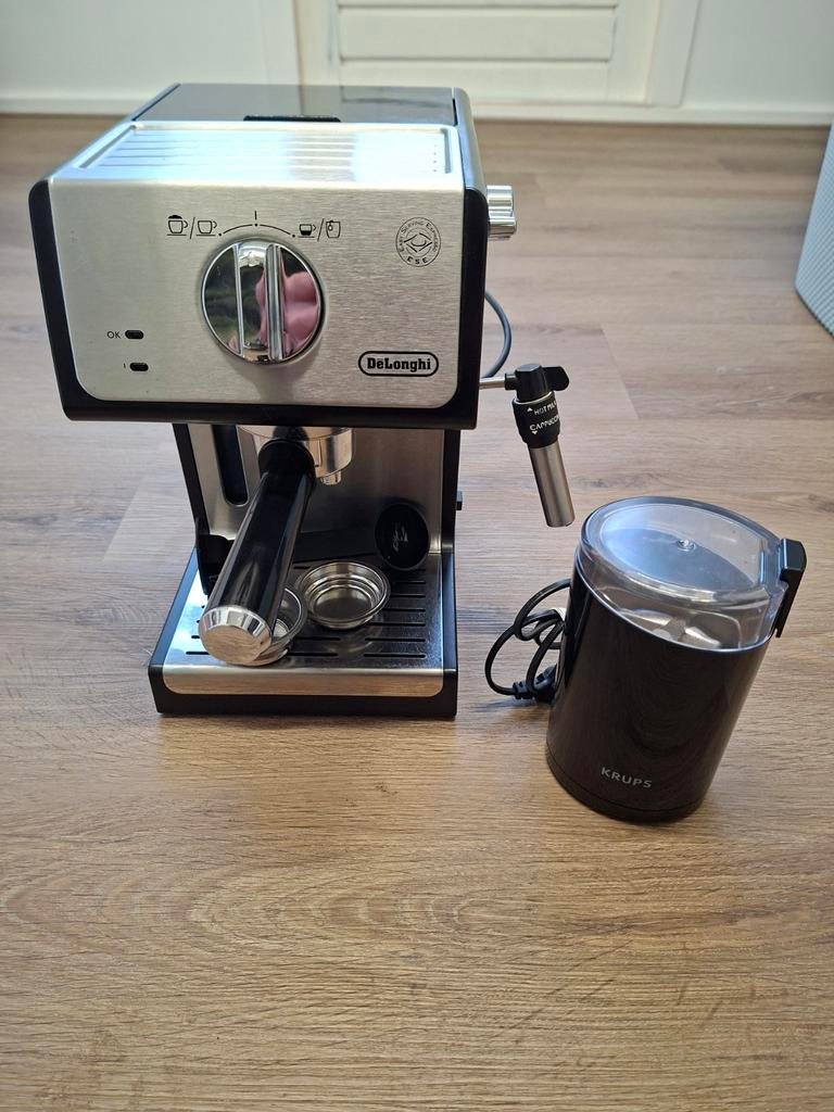 DeLonghi ECP35.31 espressomachine met Krups bonenmaler, Witgoed en Apparatuur, Koffiezetapparaten, Ophalen of Verzenden, Gebruikt
