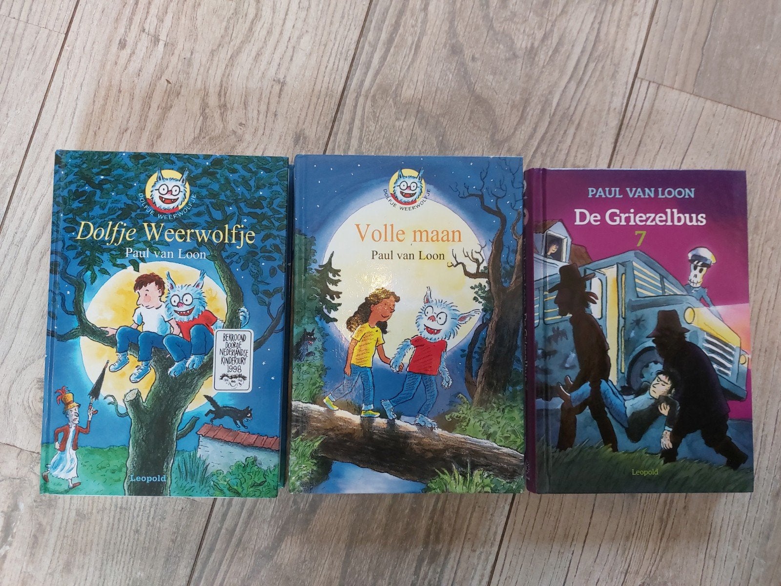 3x Paul van Loon (Dolfje Weerwolfje, Volle maan, Griezelbus), Ophalen of Verzenden, Zo goed als nieuw, Paul van Loon