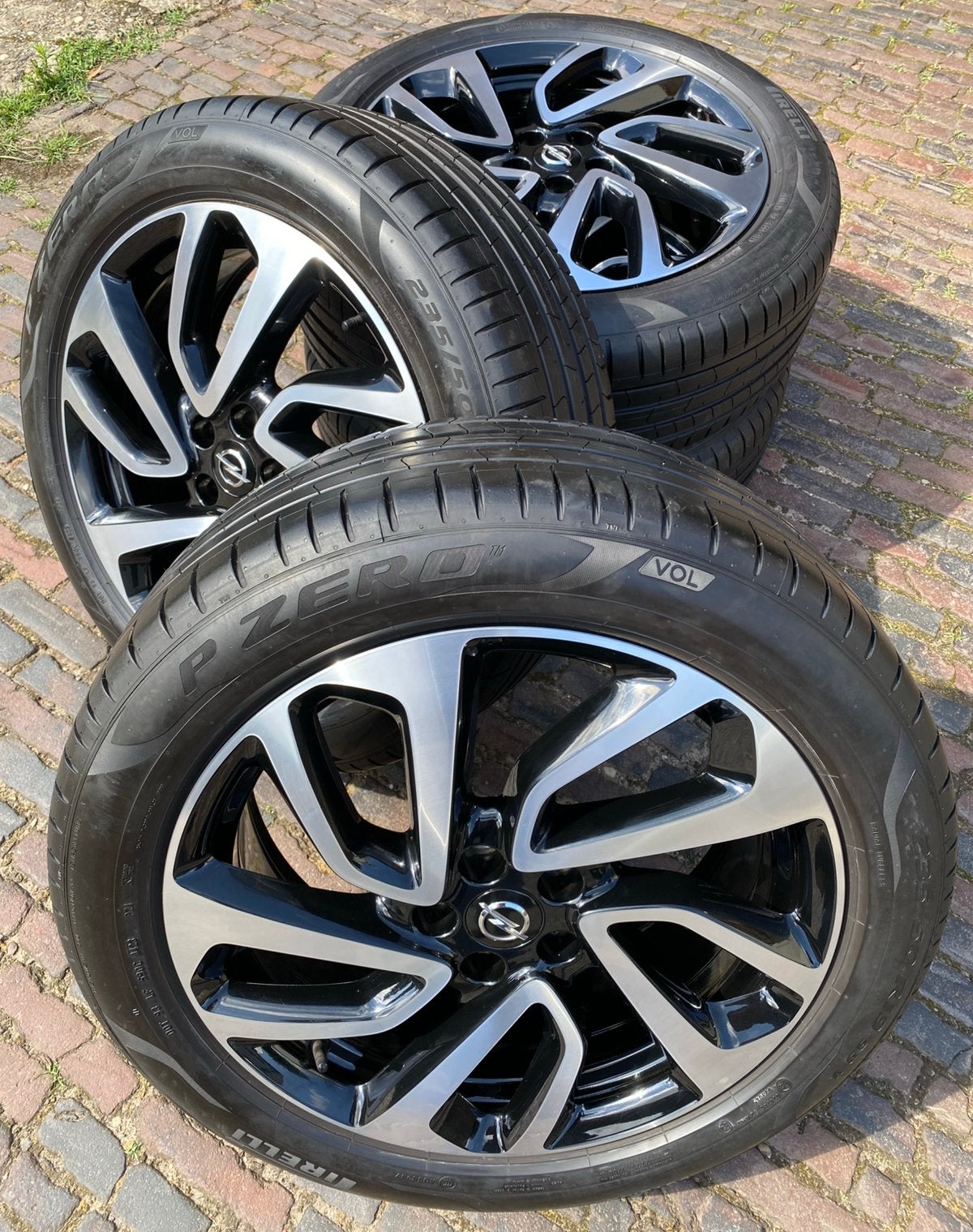 19” Opel Grandland X velgen + goede 235/50R19 Pirelli (7 mm)