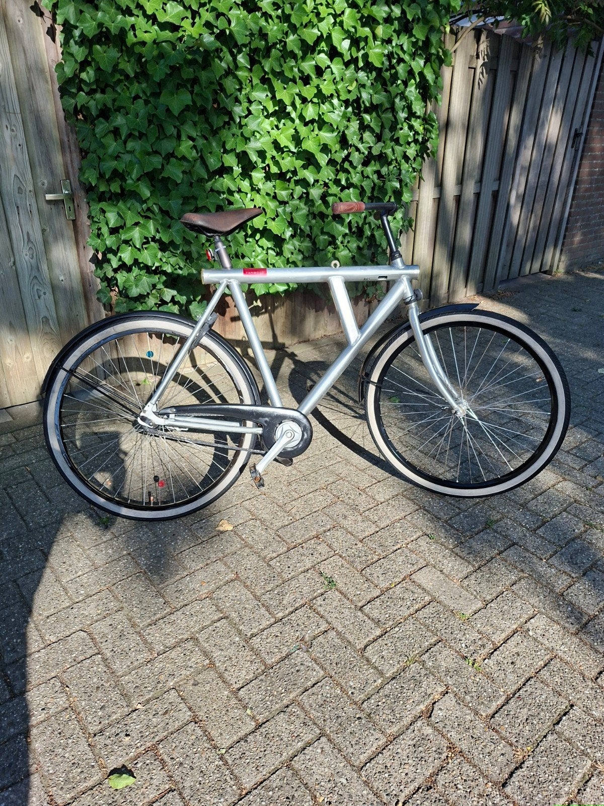 HIPPE VAN MOOF STADSFIETS 28 INCH, Overige merken, Terugtraprem, Gebruikt, Ophalen of Verzenden