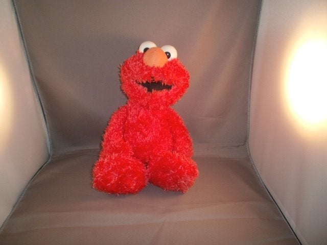 sesamstraat Elmo van sesam Street Hasbro rood 27 cm harig, Kinderen en Baby's, Overige merken, Overige karakters, Overige typen
