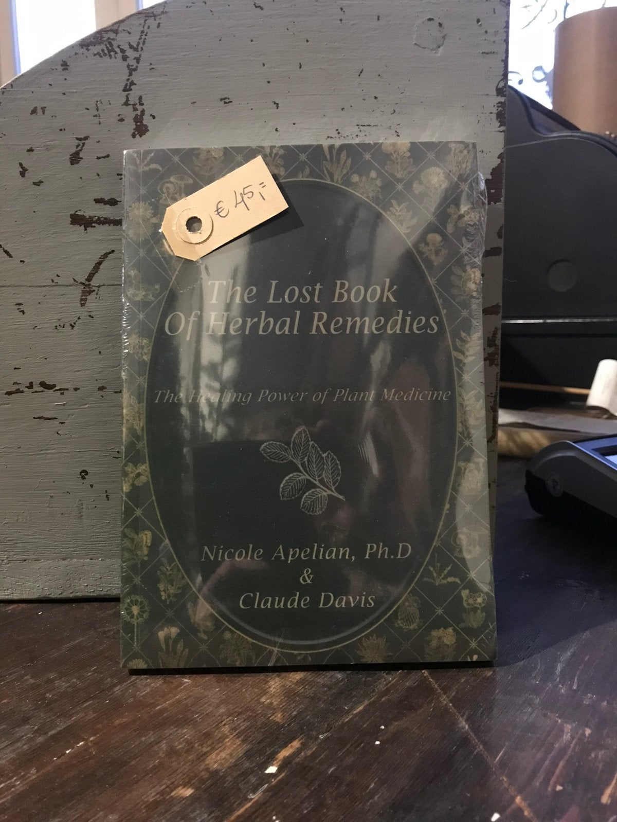 The lost book of herbal remedies, Ophalen, Zo goed als nieuw