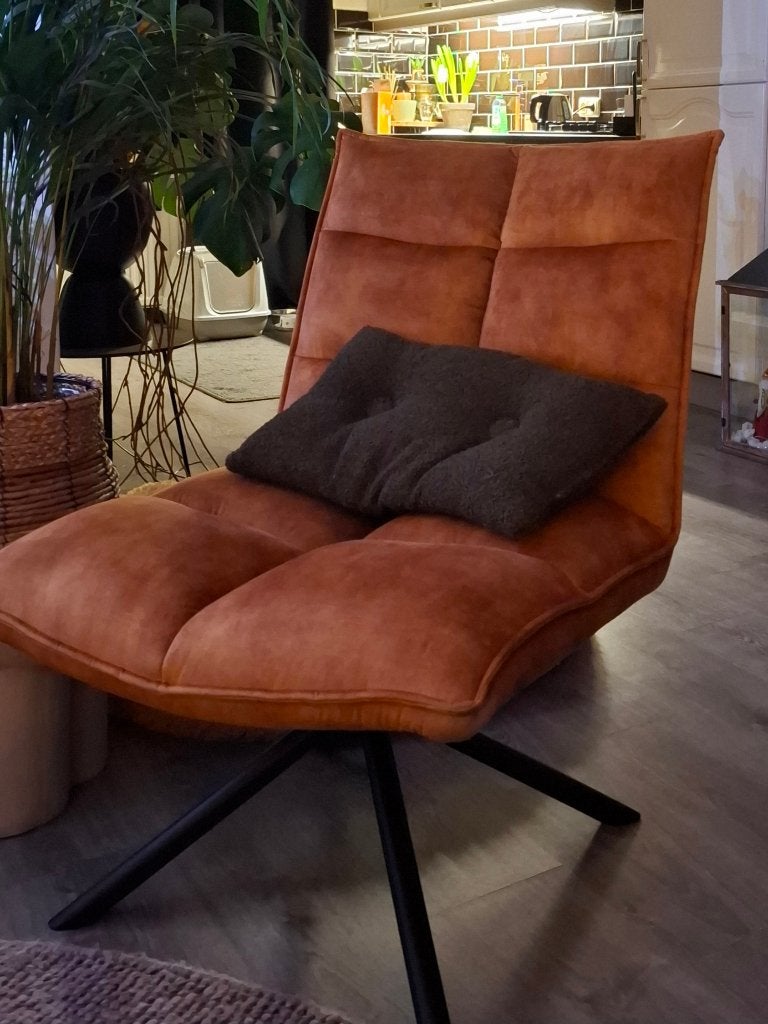 Stijlvolle fauteuil in een warme cognackleur, Ophalen, 75 tot 100 cm, Zo goed als nieuw, Metaal
