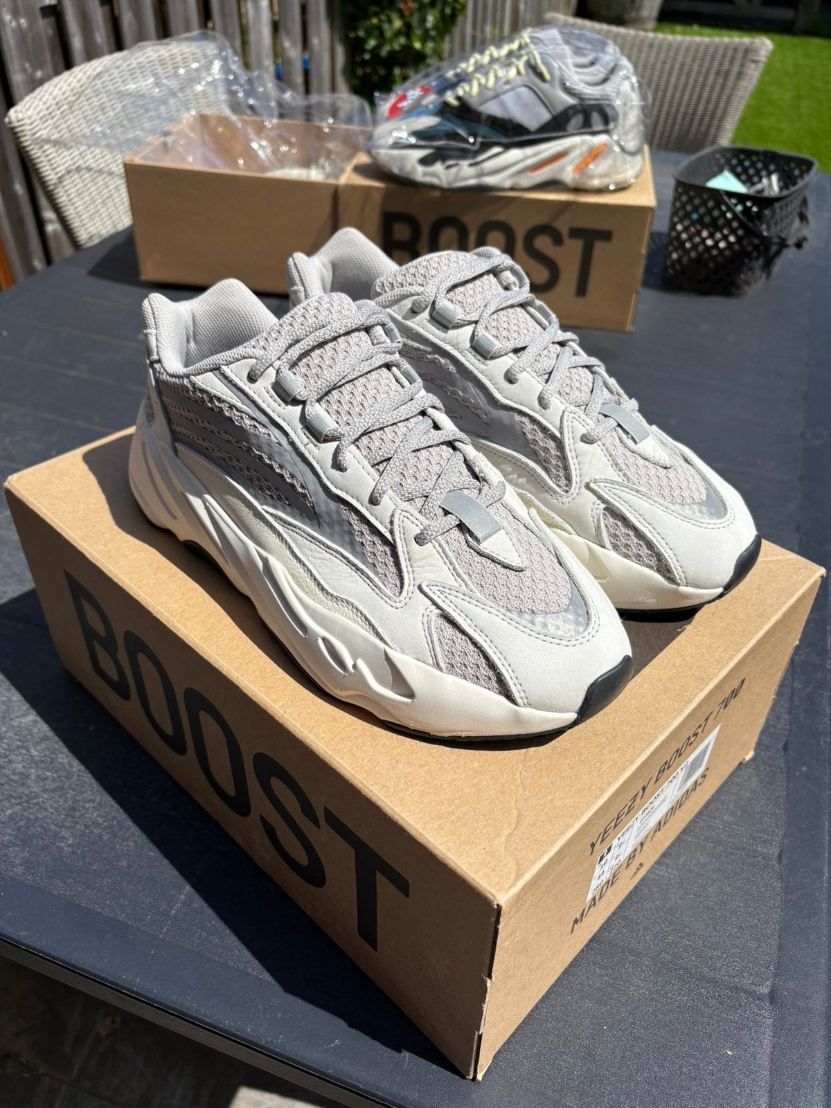 Adidas Yeezy 700 V2 Static Maat 44, Kleding | Heren, Schoenen, Wit, Ophalen of Verzenden, Sneakers of Gympen, Zo goed als nieuw