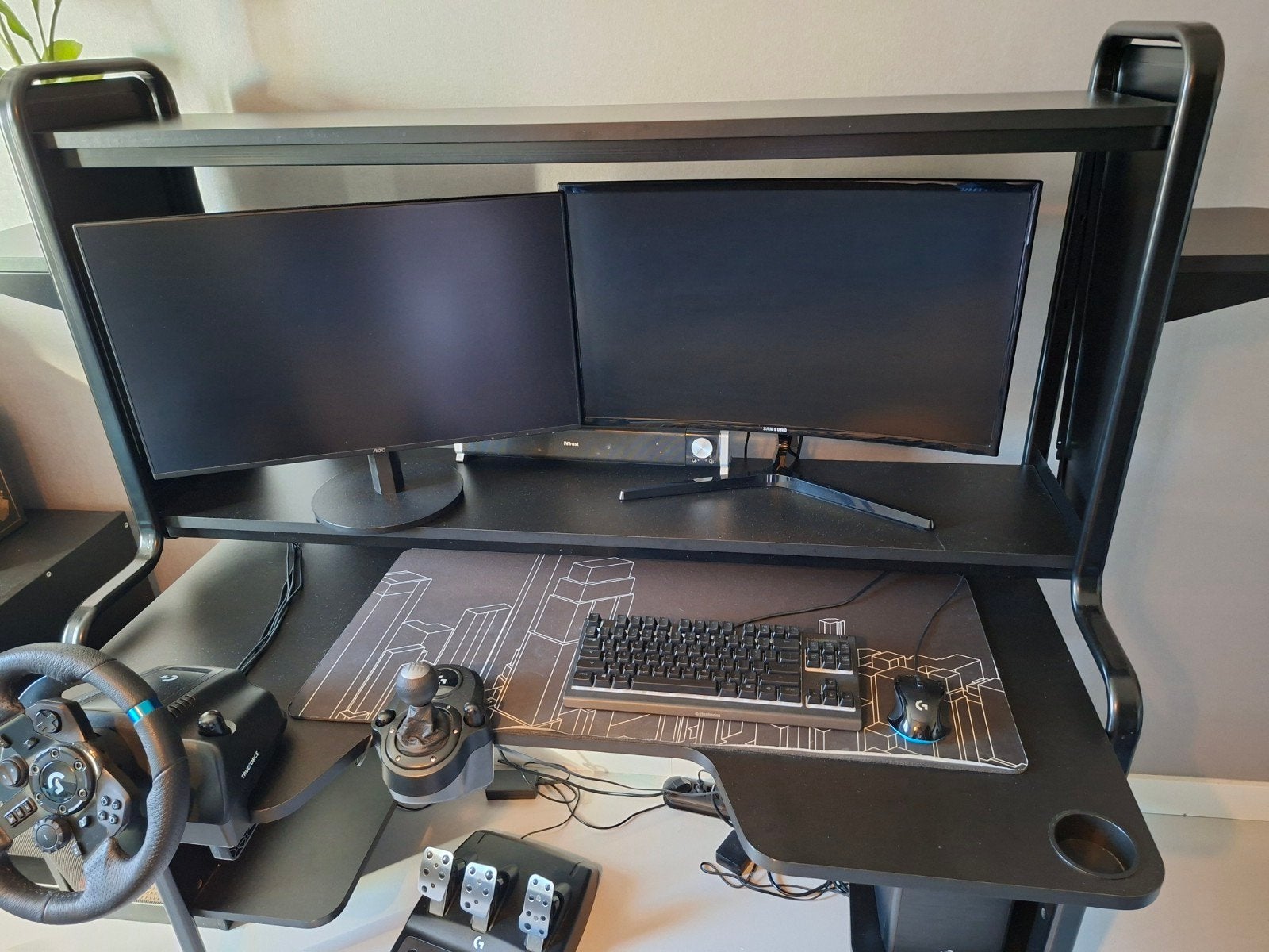IKEA FREDDE Gamebureau Zwart - Perfect voor Gaming Setup, Ophalen, Zwart, Spaanplaat of MDF, Zo goed als nieuw