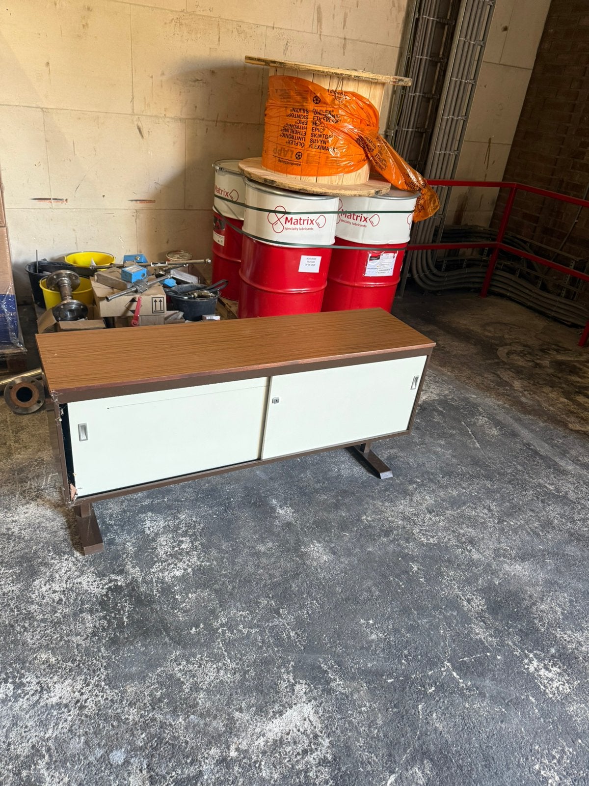 Vintage dressoir met schuifdeuren – 160 cm, Ophalen, Zo goed als nieuw
