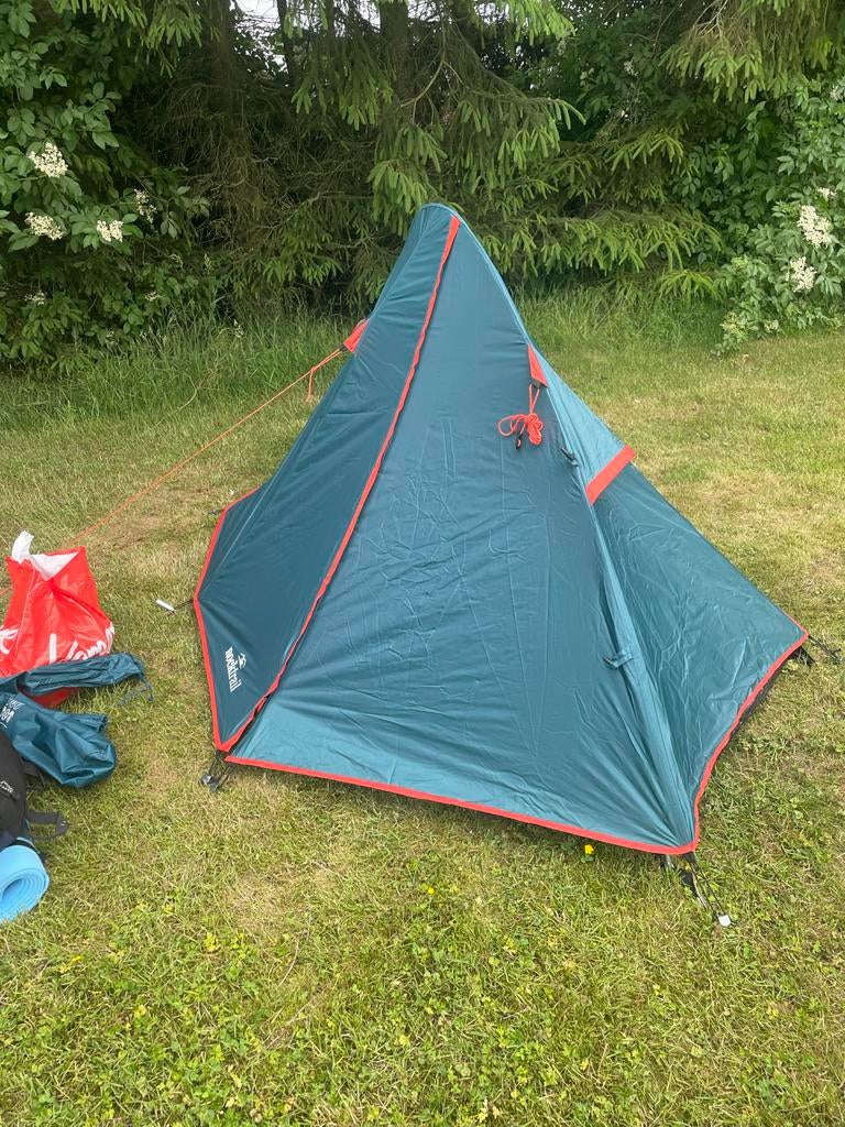 Rocktrail 2-persoons tent - Ideaal voor kamperen, Verzenden, Zo goed als nieuw, Tot en met 2