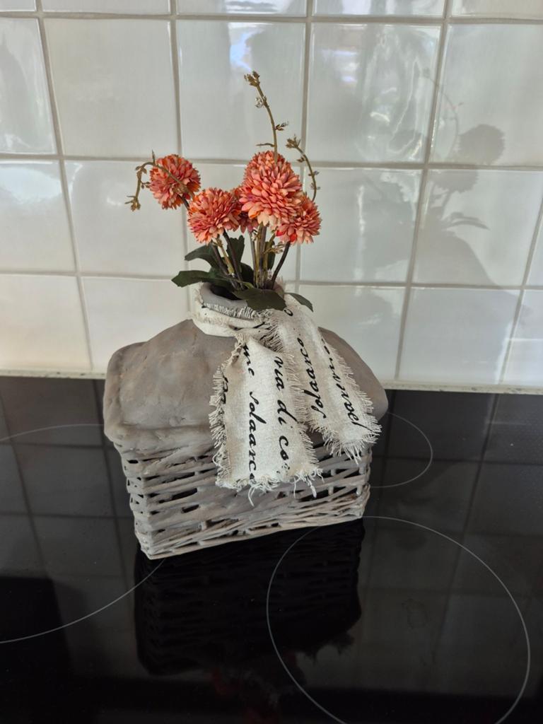 Leemmand met bloemen 22x20x16, Ophalen of Verzenden, Gebruikt, Overige kleuren, Minder dan 50 cm