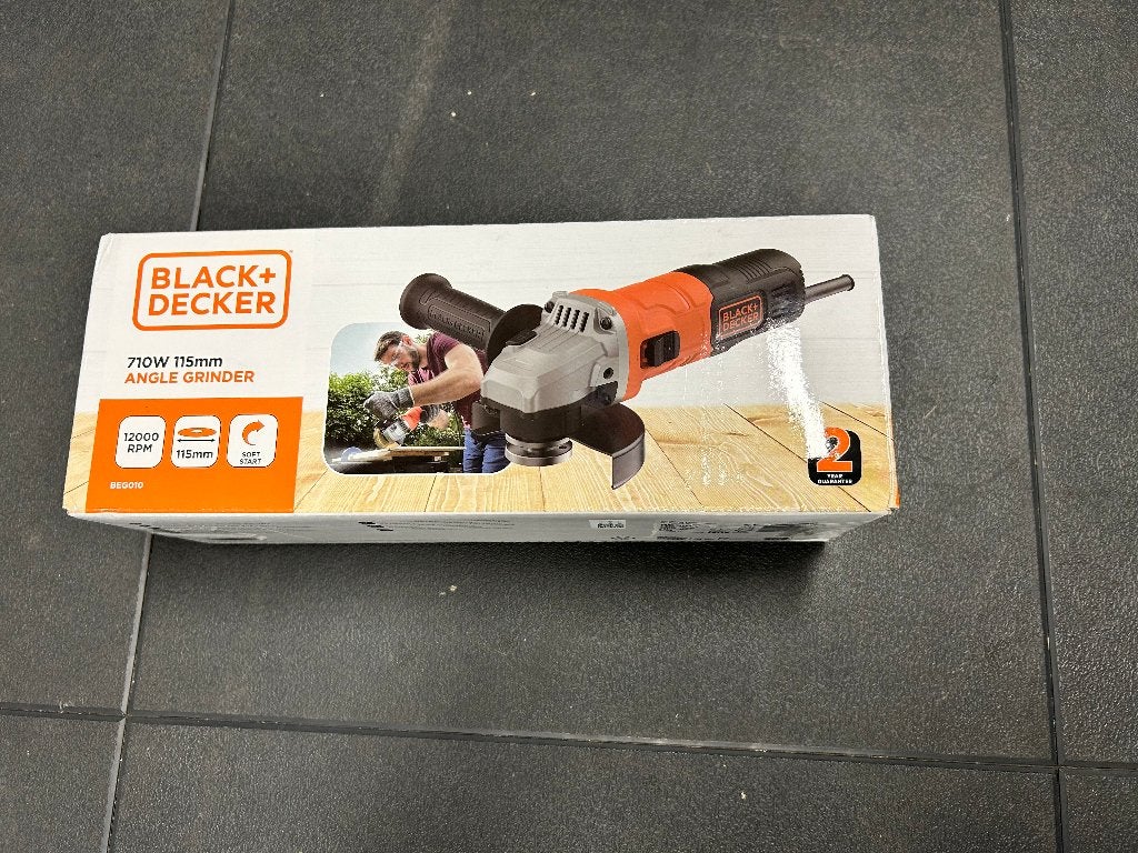 Black and Decker BEG010 Haakse Slijper - Nieuw in doos, Verzenden, Nieuw, Minder dan 700 watt, Haakse handslijpmachine