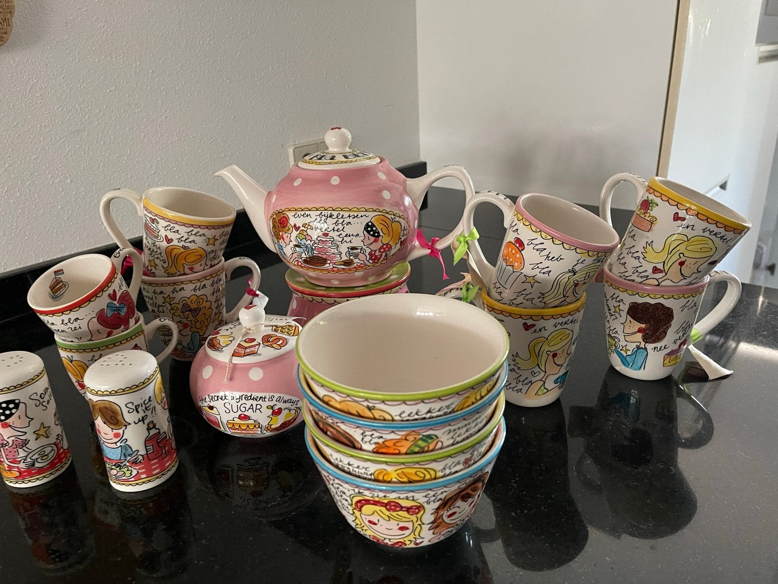 Leuk servies met theepot, kopjes, schaaltjes en meer, Ophalen, Overige merken, Keramiek, Zo goed als nieuw