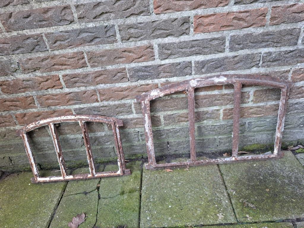 2 stalraampjes, Ophalen