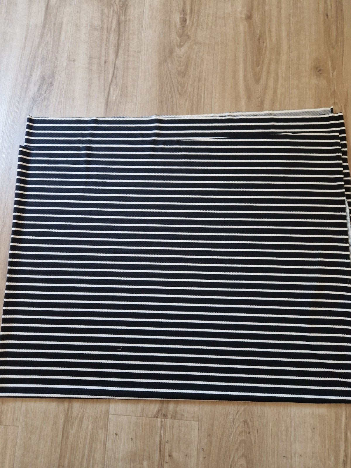 Gestreepte rekbare stof zwart/wit - 1.60m breed, 1.20m lang, Hobby en Vrije tijd, Stoffen en Lappen, Overige materialen, 120 cm of meer
