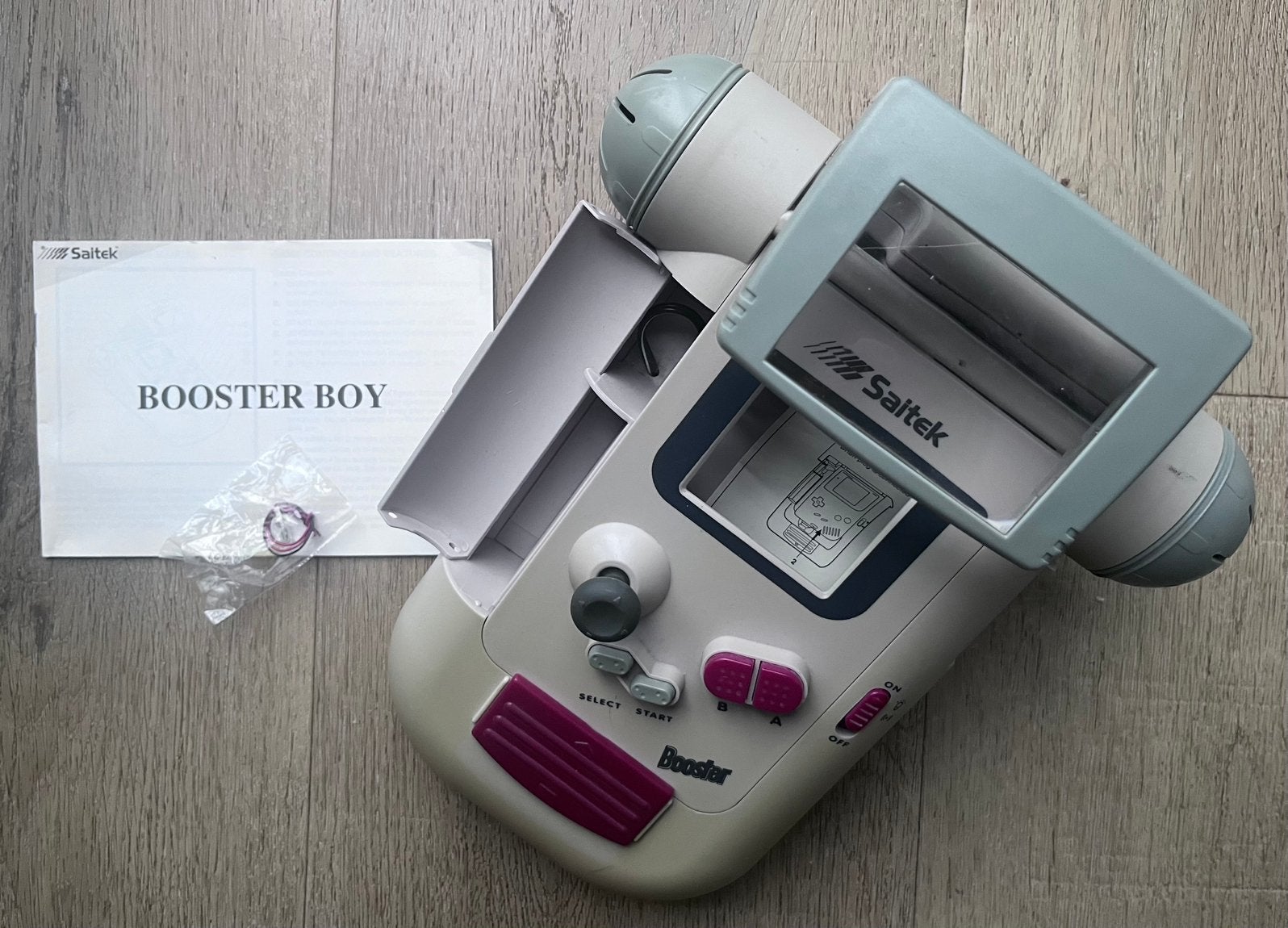 Saitek Booster Boy met handleiding & reservelampje, Gebruikt, Overige genres, 1 speler, Ophalen of Verzenden