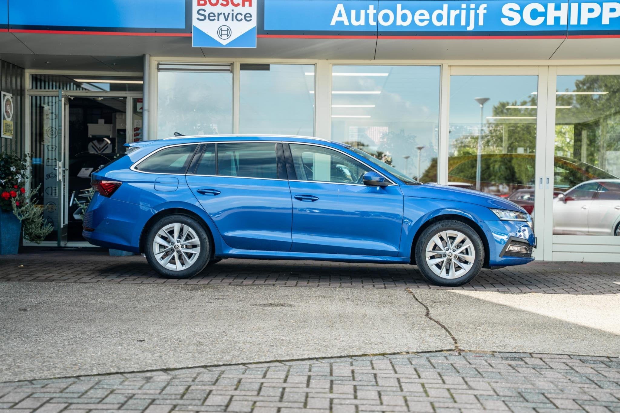 Skoda Octavia Combi 1.0 TSI Business Edition Plus, Auto's, Skoda, 12 maanden, Stof, Gebruikt, Blauw