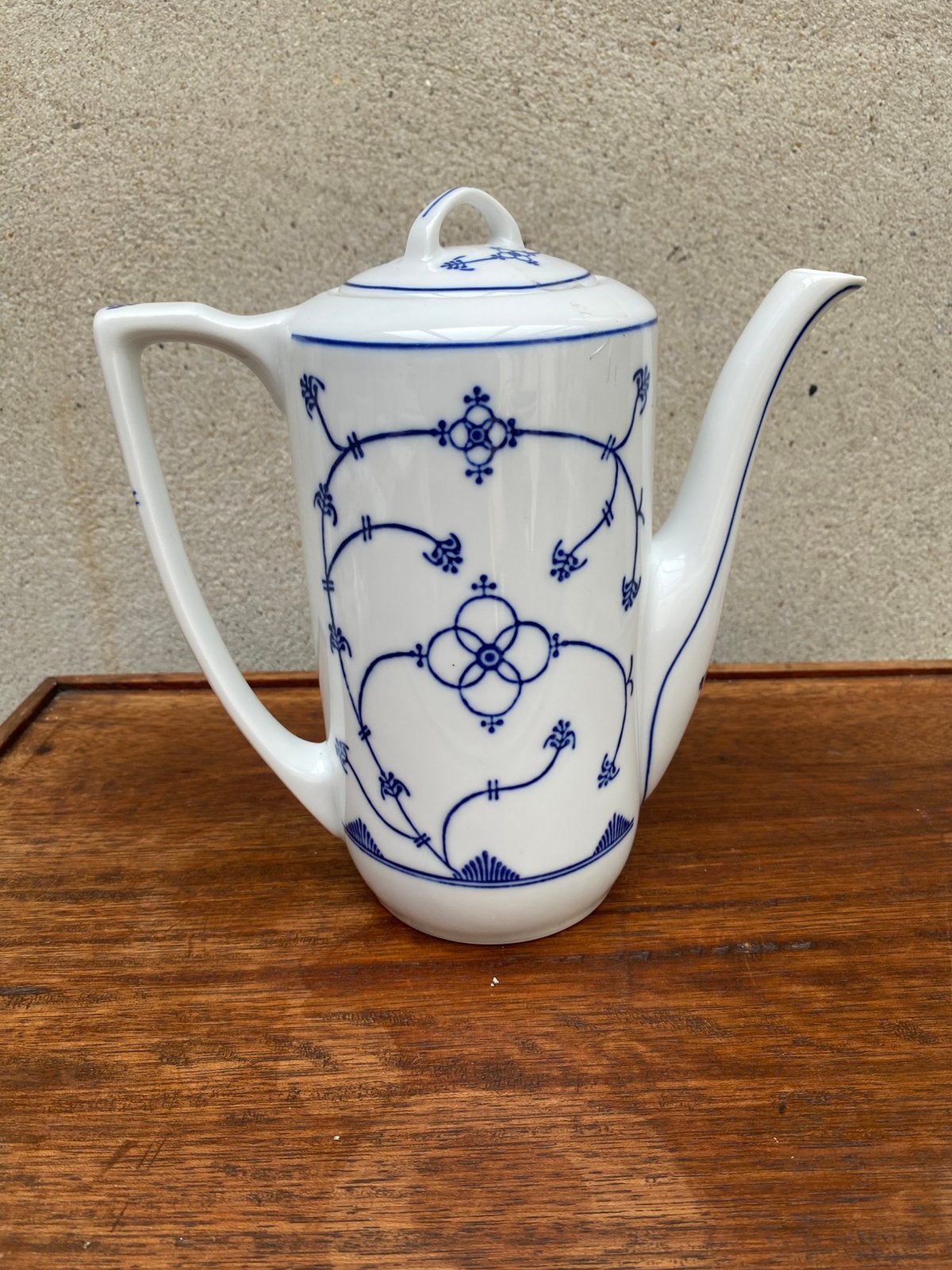 Antieke Jäger & Co. koffiekan met blauw decor, Ophalen