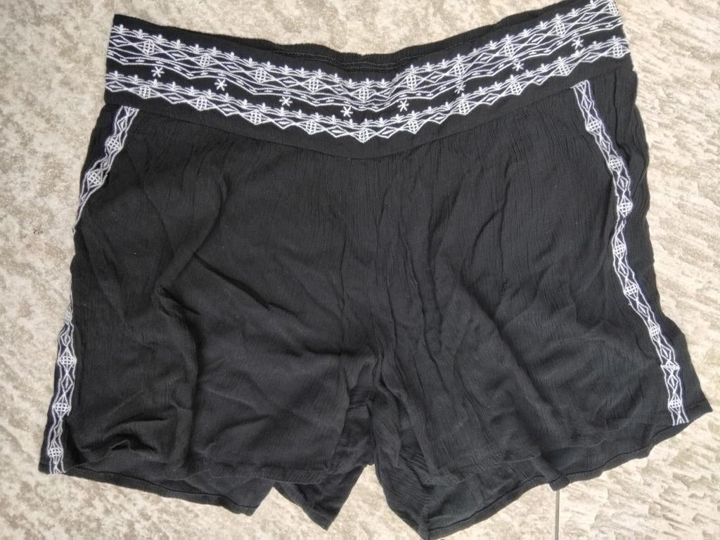 Rainbow korte broek zwart maat 44 broekje, Kleding | Dames, Broeken en Pantalons, Rainbow, Kort, Zwart, Maat 42/44 (L)