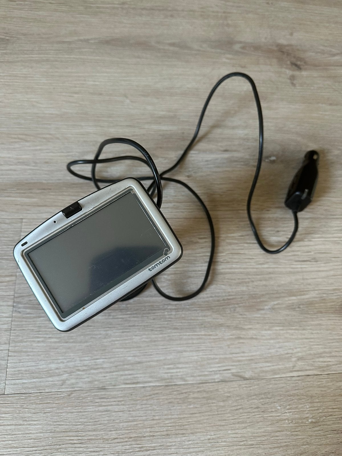 TomTom navigatiesysteem met autolader en houder, Ophalen of Verzenden, Gebruikt