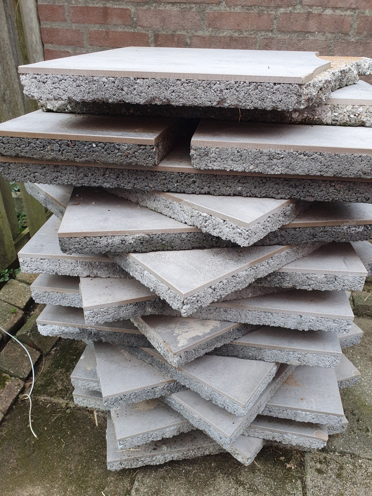 GRATIS grote tegels, Ophalen, Gebruikt, Beton, Terrastegels
