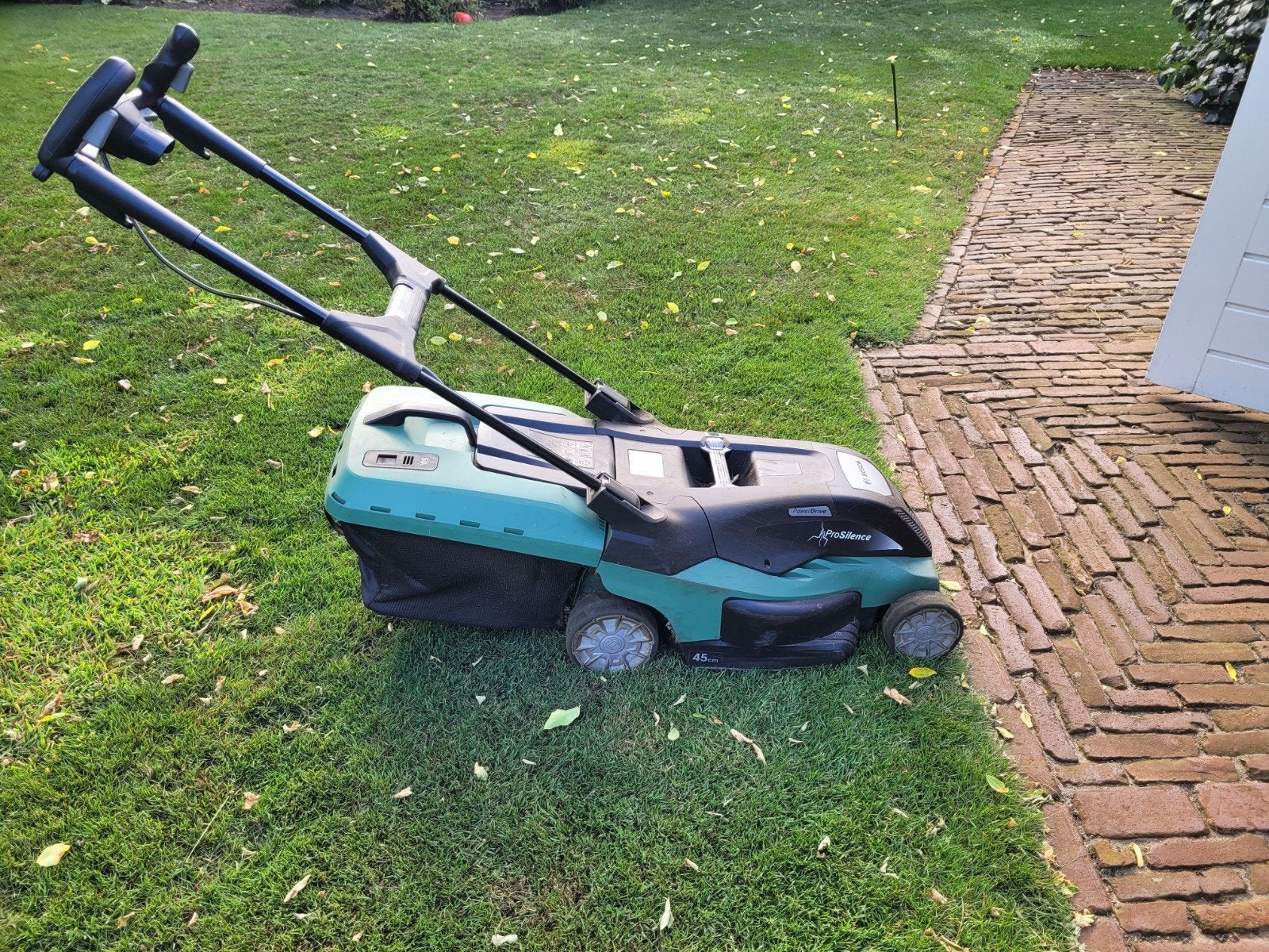 Bosch AdvancedRotak 750 Elektrische Grasmaaier, Tuin en Terras, Grasmaaiers, Gebruikt, Elektrische grasmaaier, 40 t/m 49 cm, Cirkelmaaier