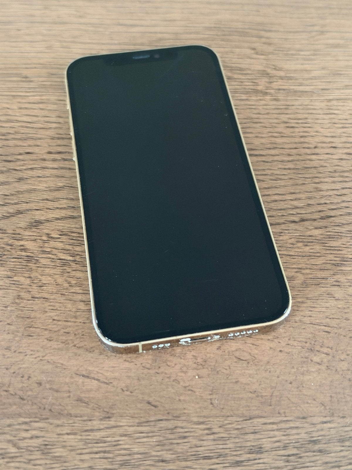 iPhone 12 Pro 256GB - Gebarsten achterkant, Zonder simlock, 74 %, Zonder abonnement, Zilver
