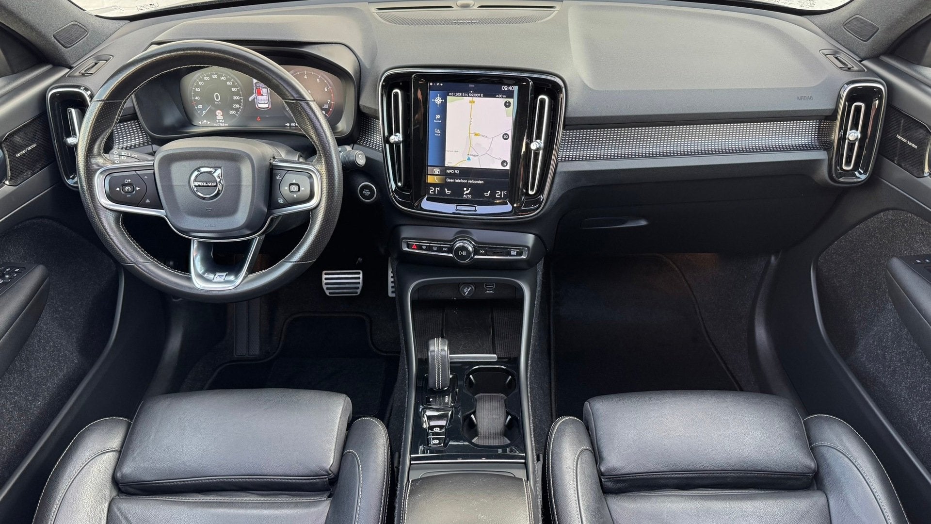 Volvo XC40 2.0 T4 R-Design Automaat Pano Trekhaak Camera Ada, Auto's, 15 km/l, 1969 cc, Zwart, Leder