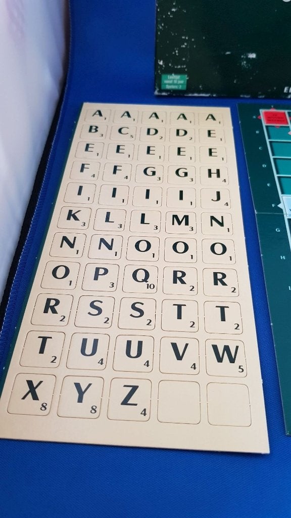 Scrabble Special Editie, met 52 steentjes, inhoud nieuw 5A29, Tweedehands verkoop, Tweedehands verkoop, Gebruikt, Ophalen of Verzenden
