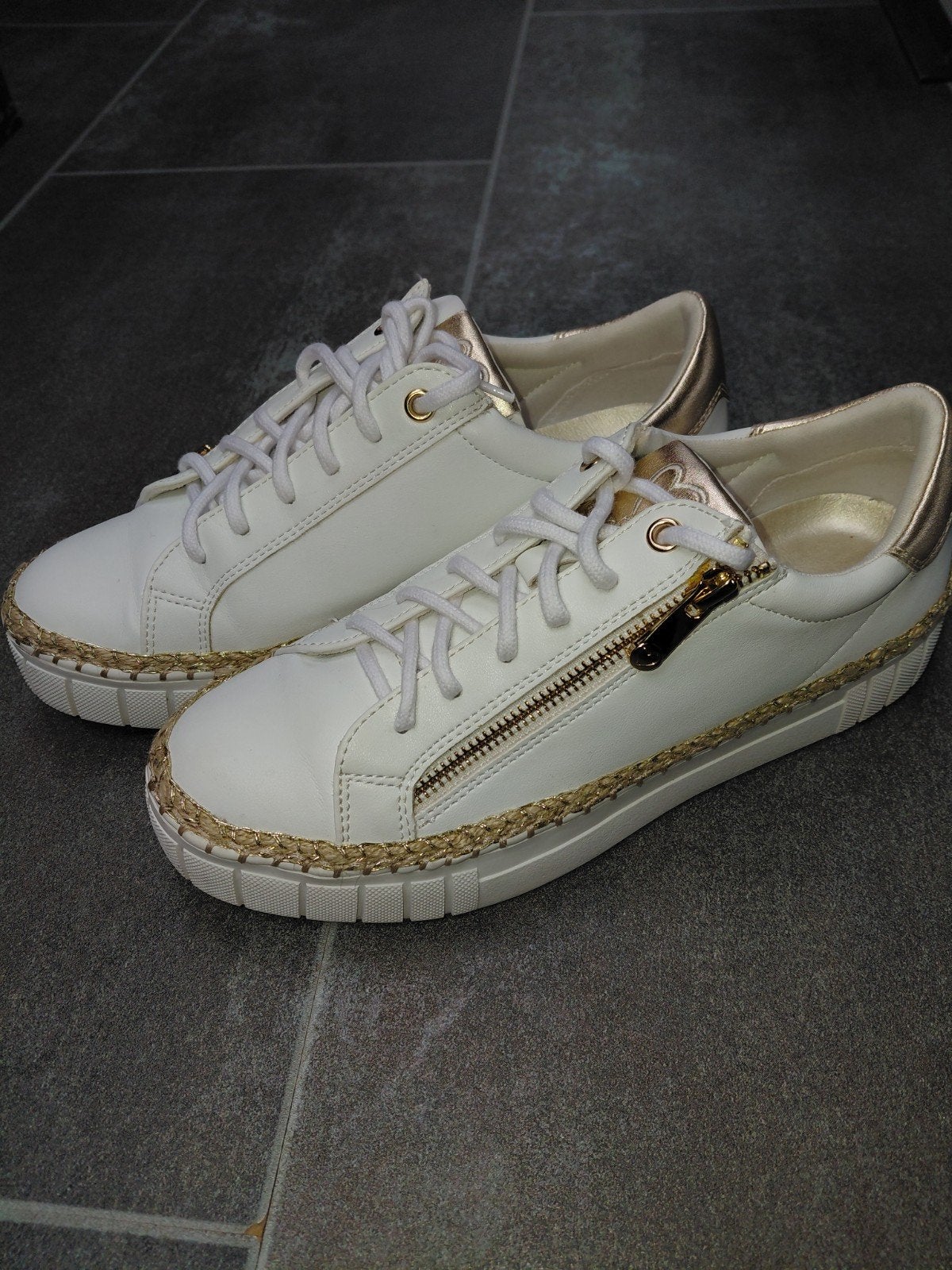 Nieuwe Marco Tozzi sneakers maat 40, Wit, Marco Tozzi, Nieuw, Ophalen of Verzenden