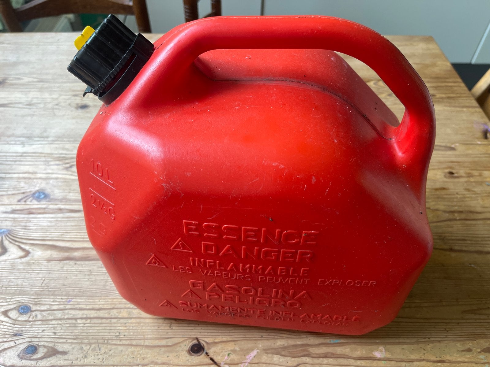 Rode brandstof jerrycan 10 liter met schenktuit, Ophalen of Verzenden