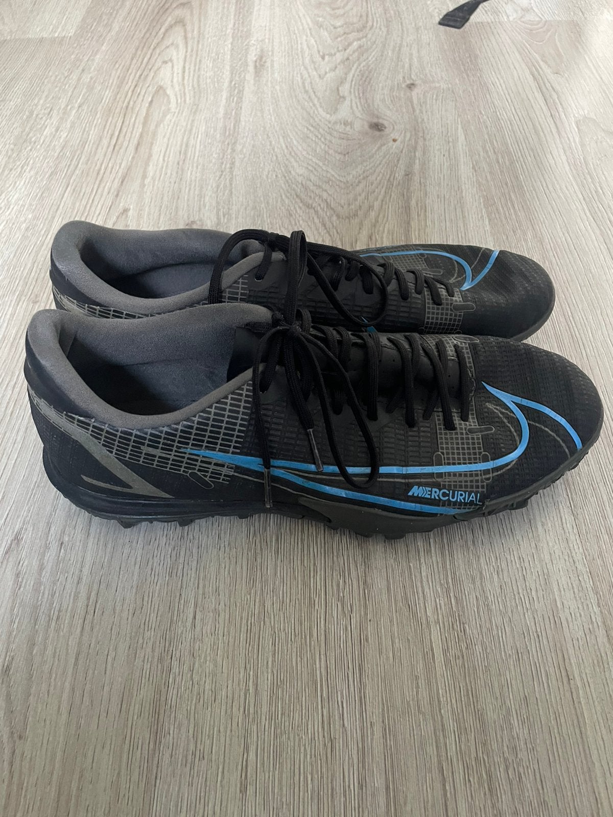 Nike mercurial voetbalschoenen (kunstgras) mt 43, Gebruikt, Maat XS of kleiner, Schoenen, Ophalen of Verzenden