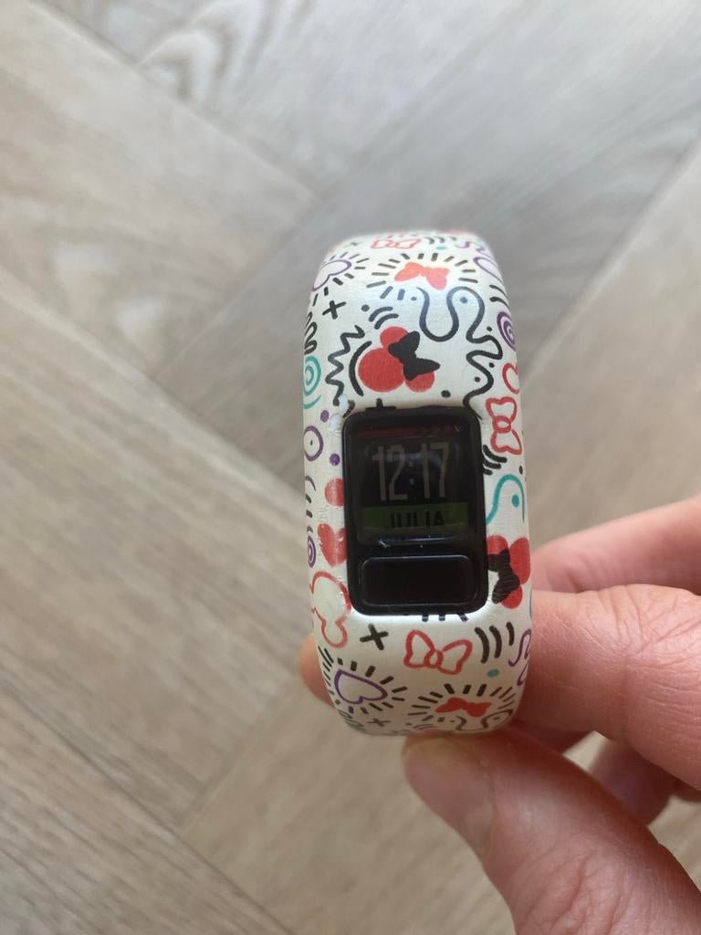 Garmin vivofit jr. 2 Disney Minnie Mouse Activity Tracker, Sieraden, Tassen en Uiterlijk, Activity trackers, Zo goed als nieuw
