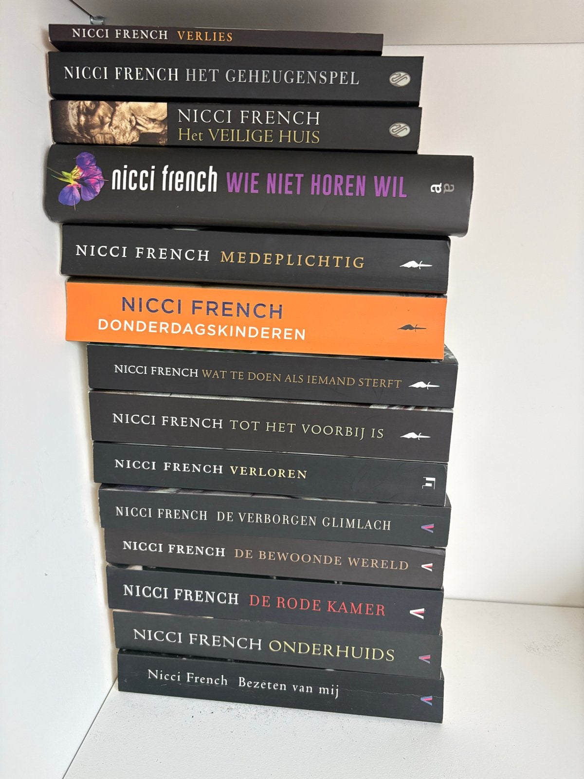 Nicci French Boekenpakket - 13 Thrillers, Boeken, Thrillers, Ophalen, Gelezen, Nederland