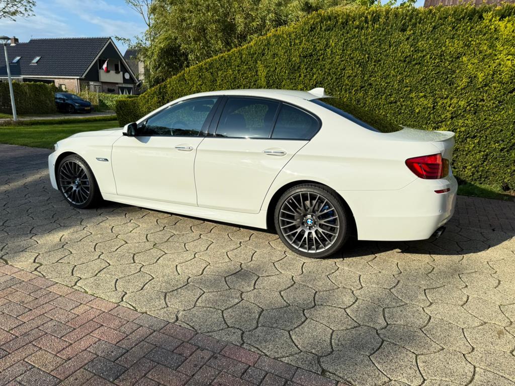 BMW F10 535i, Automaat, Euro 5, Achterwielaandrijving, Zwart