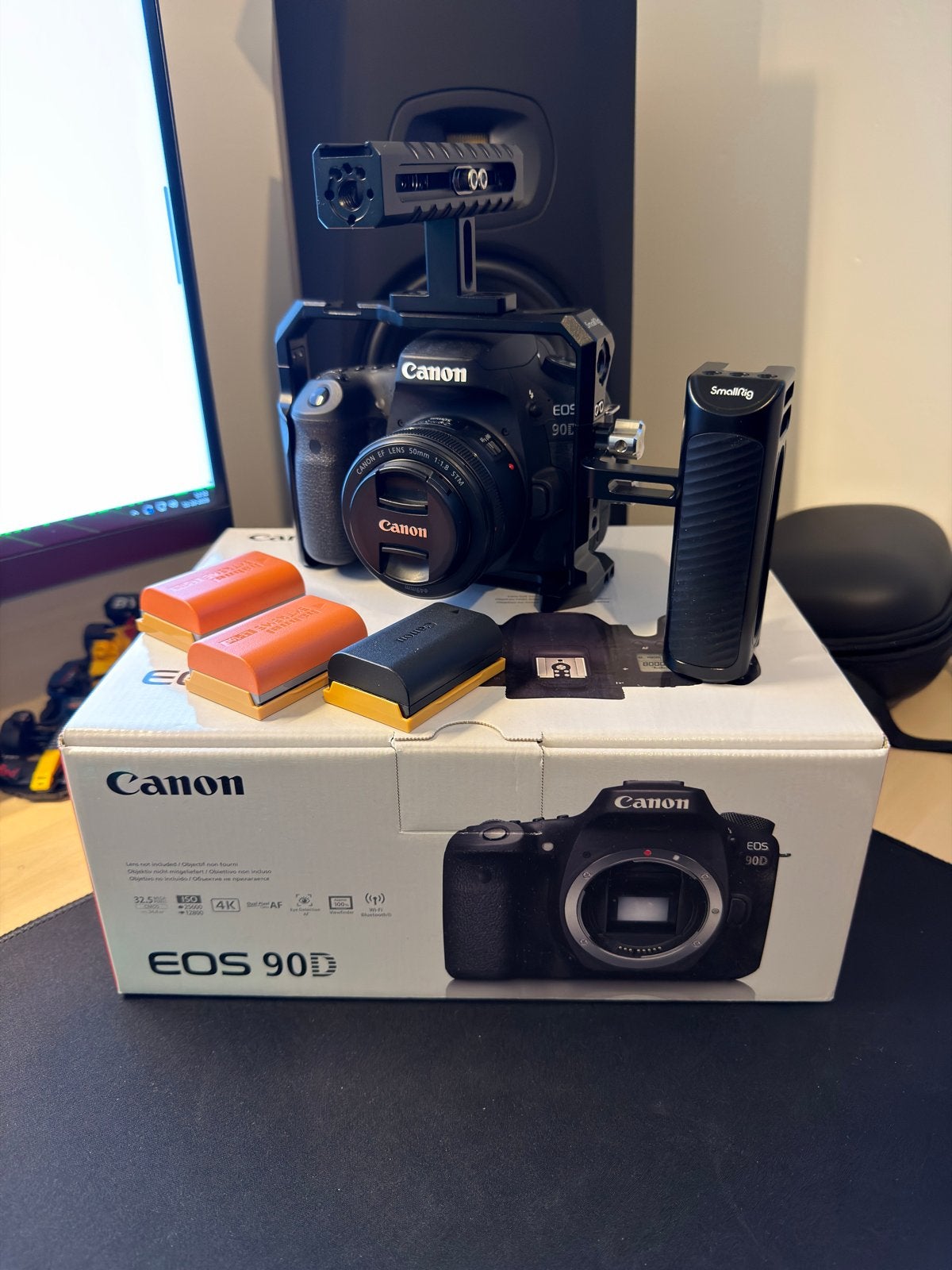 Canon EOS 90D DSLR Camera met 50mm lens en accessoires, Ophalen, Spiegelreflex, Canon, Kantelbaar/draaibaar scherm