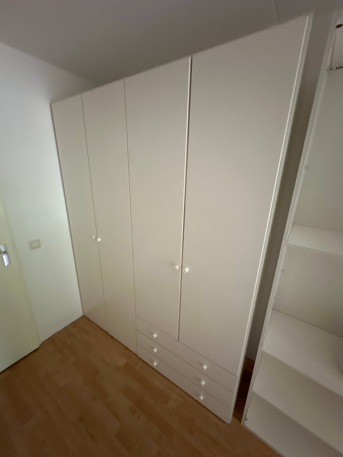 Witte kledingkast met lades en hangruimte, Ophalen, 100 tot 150 cm, 200 cm of meer, Zo goed als nieuw
